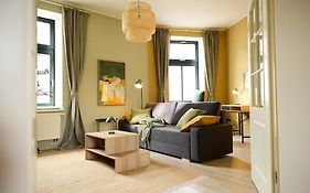 Ruhige zentrale 2 Zimmer Wohnung mit Balkon in Schwerin